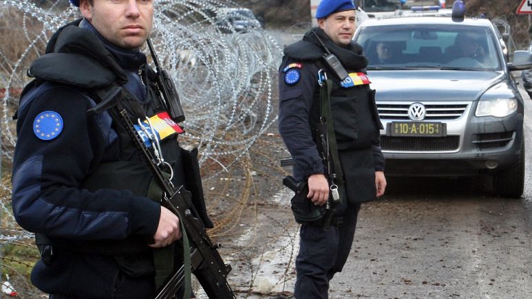 Kosova’da istifa eden Sırp kökenli polislerin yerine AB güvenlik güçleri geçti 
