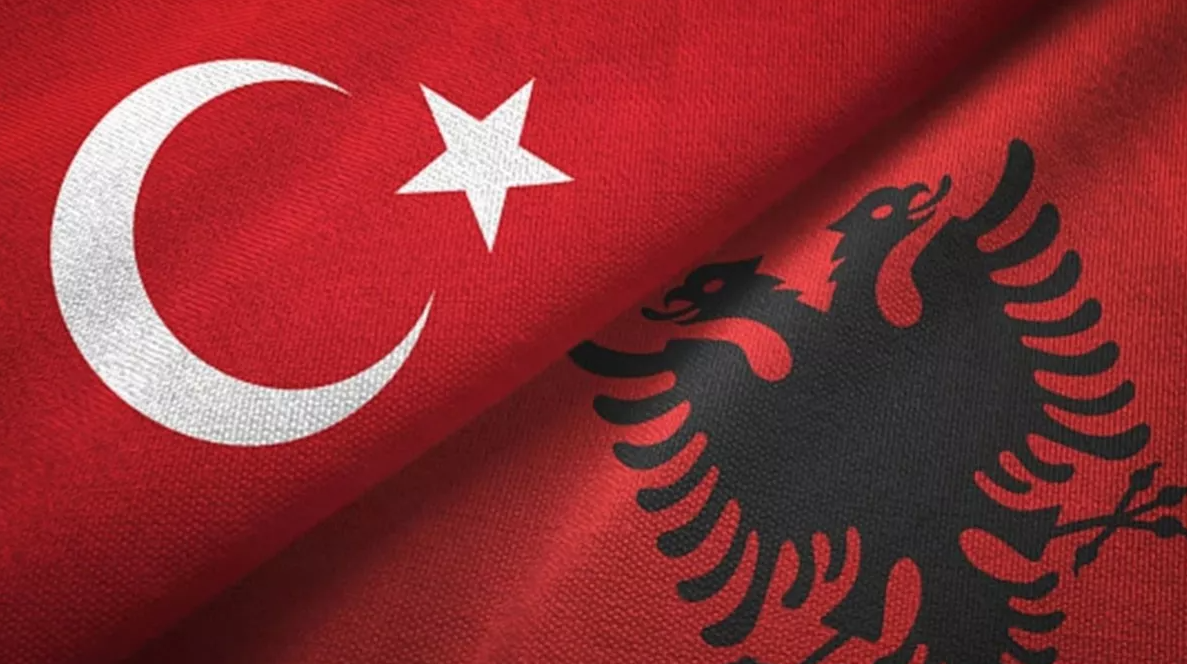Türkiye Arnavutluk’a bağışladı: Türkler her zaman ihtiyaç duyduğumuz anda geliyor