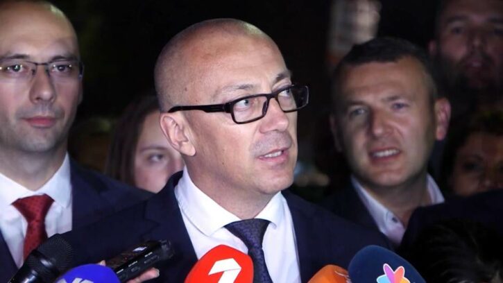 Sırplar Kosova kurumlarındaki görevlerinden ayrılmayı planlıyor￼