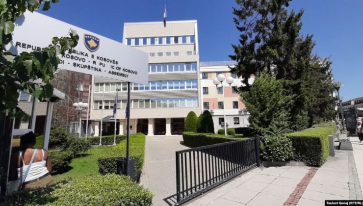 İstifa eden Kosovalı Sırp milletvekilleri maaş alamayacak