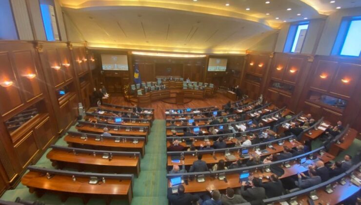 Kosova Meclisi enerji önlemlerini devam ettirdi