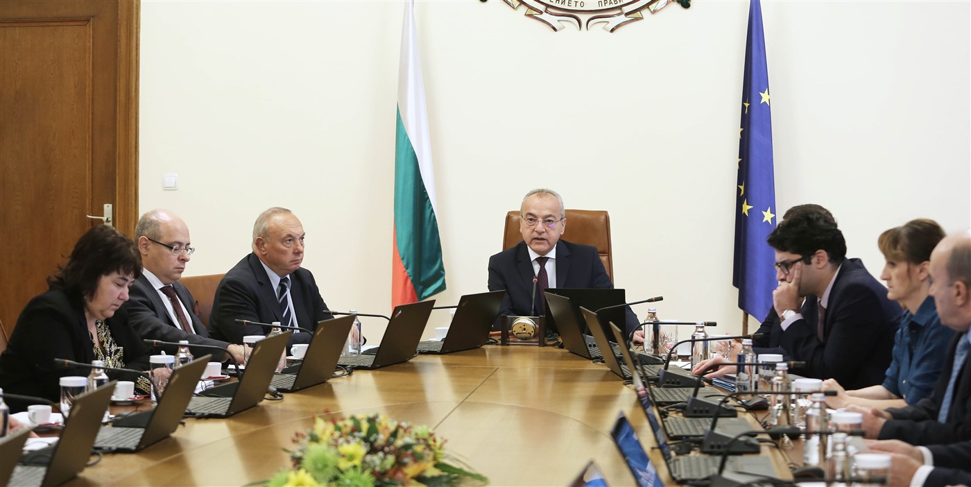 Bulgaristan Başbakanı Donev, NATO müttefikleriyle istişarelerden sonra Milli Güvenlik Konseyi’ni toplayacak