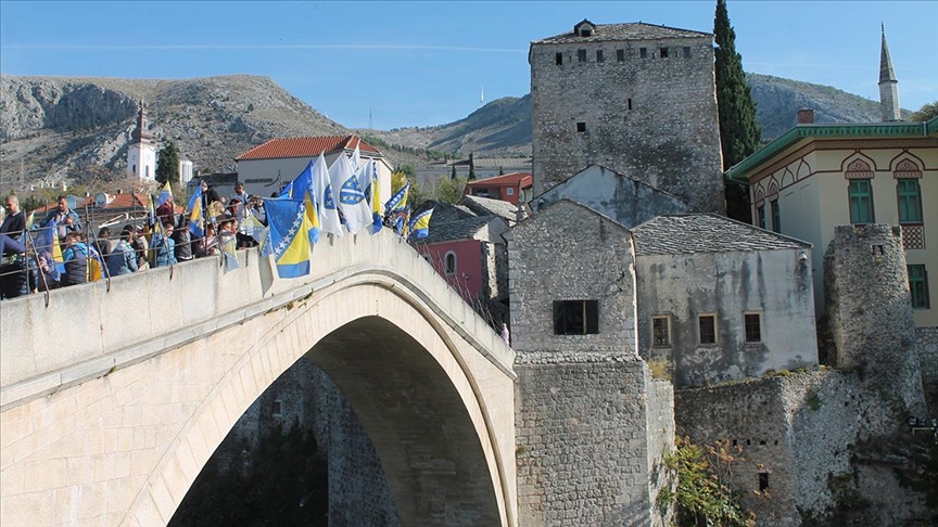 Tarihi Mostar Köprüsü’nün yıkılışının 29. yılında anma töreni düzenlendi