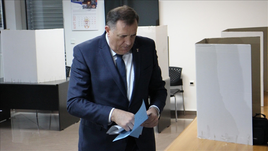 Bosna Hersek’te Dodik karşıtları seçimlerin yenilenmesini talep ediyor