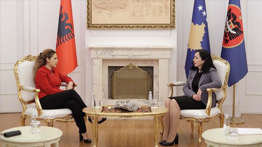 Arnavutluk Avrupa ve Dışişleri Bakanı Xhaçka, Kosova’da