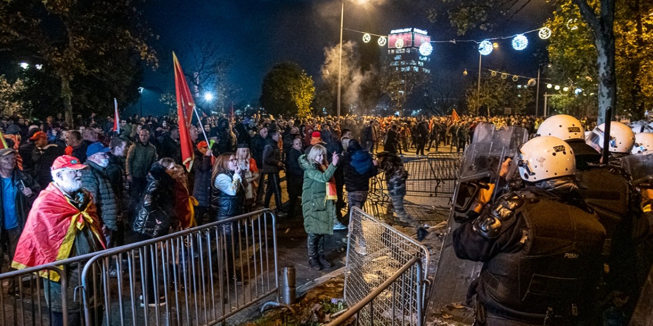 Karadağ’da meclis kararına karşı gösteriler gün boyu devam etti