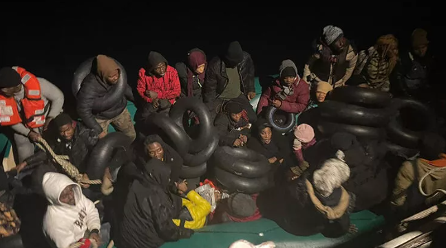 İzmir’de Yunanistan’ın geri ittiği 101 göçmen kurtarıldı￼