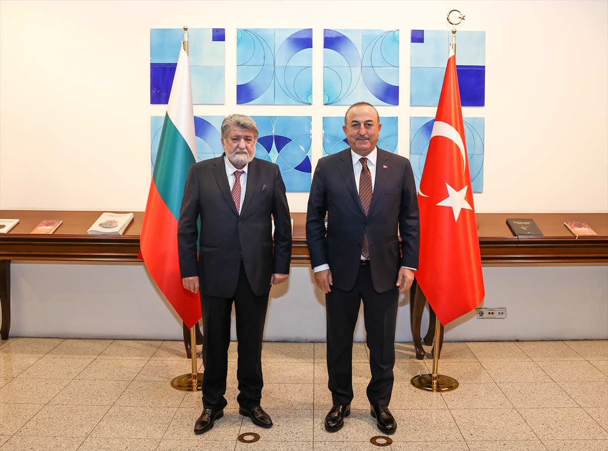 Dışişleri Bakanı Çavuşoğlu, Bulgaristan Meclis Başkanı Raşidov ile görüştü