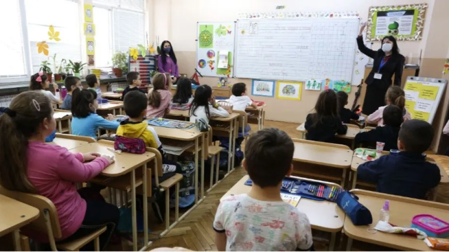 Bulgaristan’da öğrenci velilerine tek seferlik yardım yapıldı