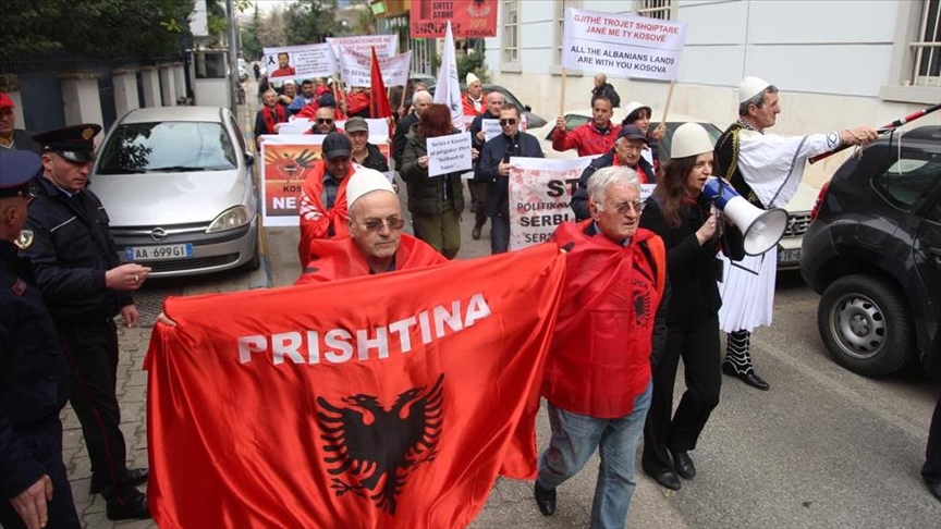 Arnavutluk’ta, Kosova’ya destek eylemi düzenlendi