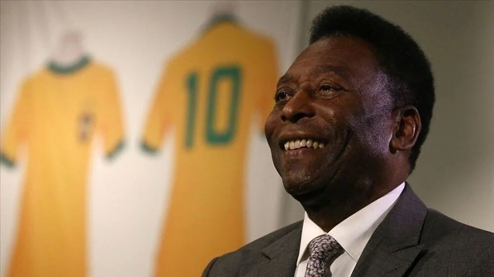 Brezilyalı efsane futbolcu Pele hayatını kaybetti 