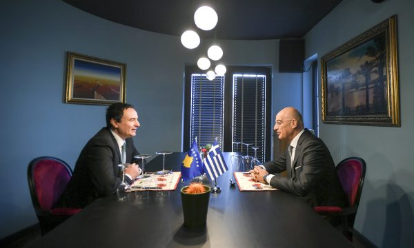 Kosova Başbakanı Kurti, Yunanistan Dışişleri Bakanı Dendias ile telefonda görüştü