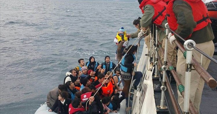 Yunanistan’ın ölüme ittiği 59 düzensiz göçmeni Türkiye kurtardı
