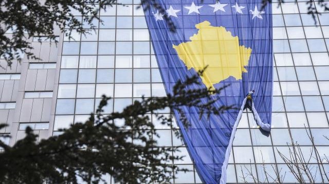 Kosova yolsuzlukla mücadelede ilerleme kaydetti