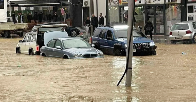 Kosova’nın bazı bölgelerinde sel nedeniyle acil durum ilan edildi