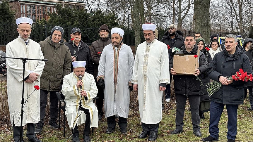 İsveç’te Kur’an-ı Kerim’e saygı programı düzenlendi