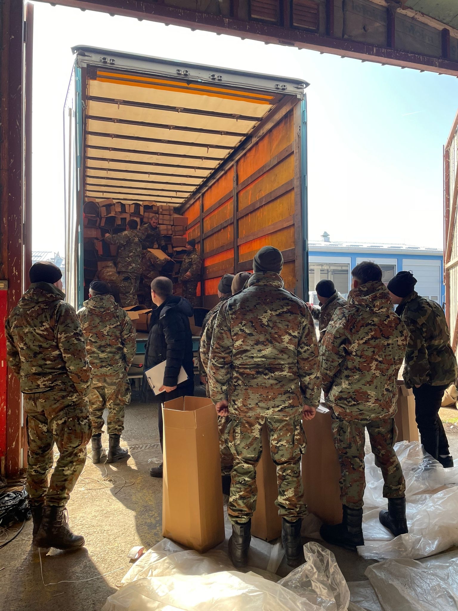 K. Makedonya Savunma Bakanlığı’nın yardım tırı Türkiye’ye doğru yola çıktı