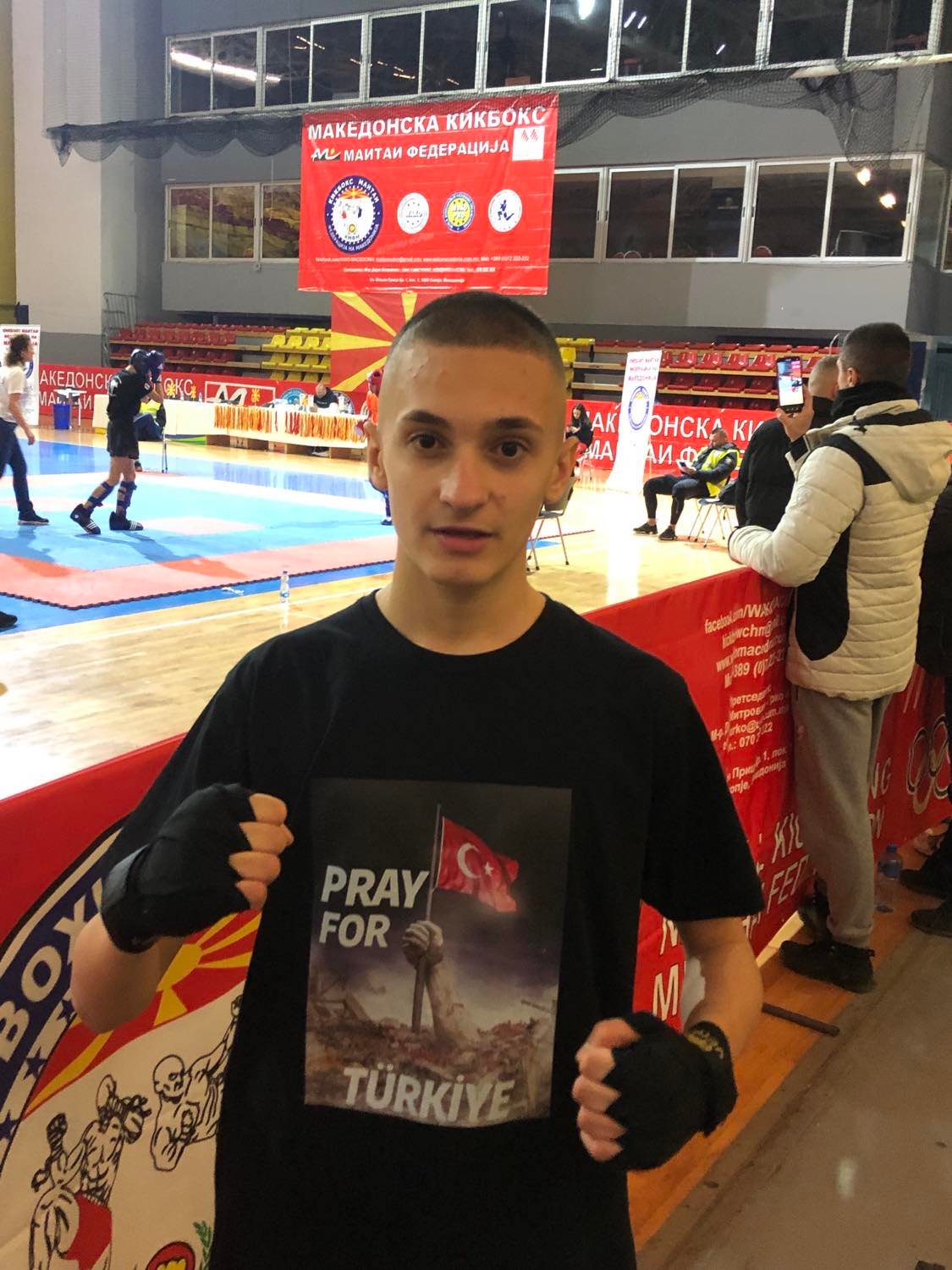 Genç kickboksör Türker, birinciliğini Türkiye’deki depremzedelere adadı
