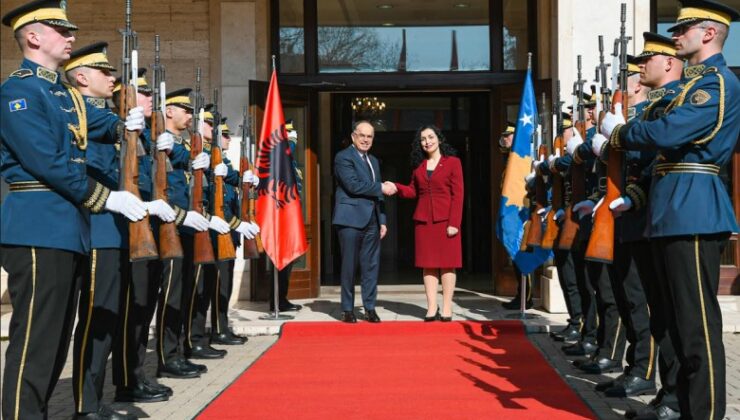 Arnavutluk Cumhurbaşkanı Begaj Kosova’da