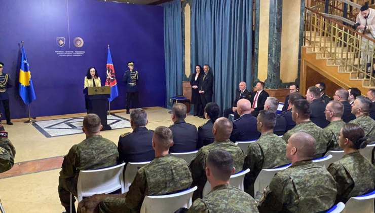 Türkiye’de kurtarma çalışmalarına katılan Kosovalı askerlere nişan verildi