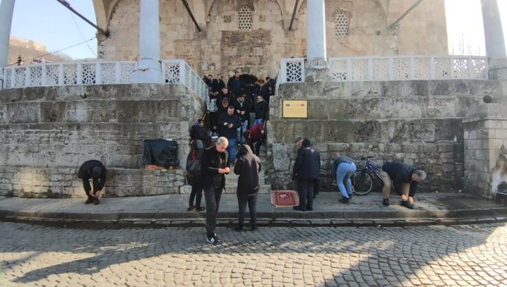 Prizren camilerinde depremzedelere yaklaşık 100 bin euro toplandı