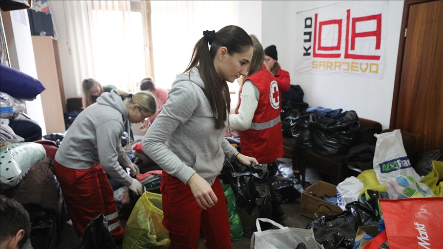 Türkiye’nin Saraybosna Büyükelçisi Girgin, depremzedeler için kurulan yardım toplama merkezlerini ziyaret etti