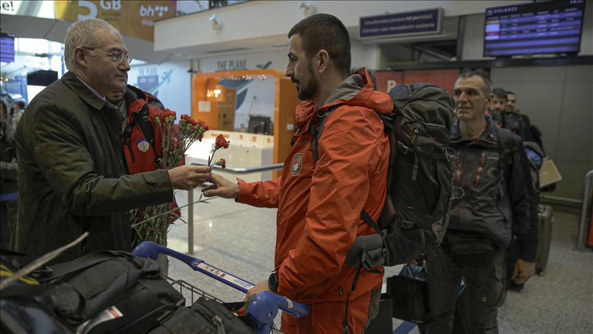 Bosna Hersek’ten Türkiye’ye gelen arama ve kurtarma ekiplerinden ilk kafile ülkelerine döndü