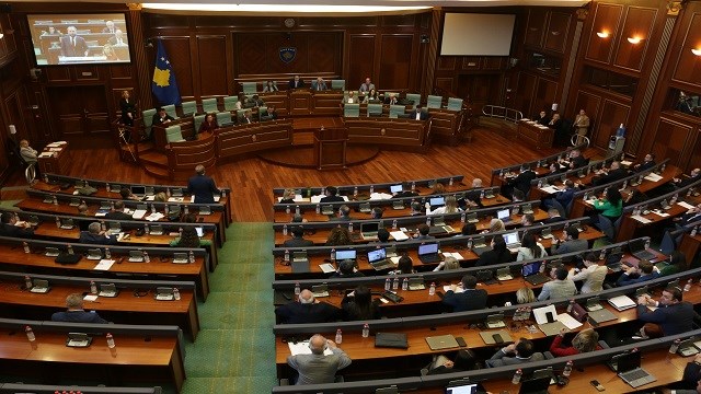 Kosova-Sırbistan arasında varılan anlaşma, Kosova Meclisinde tartışıldı