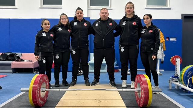 Türk halterciler Arnavutluk’ta boy gösterecek