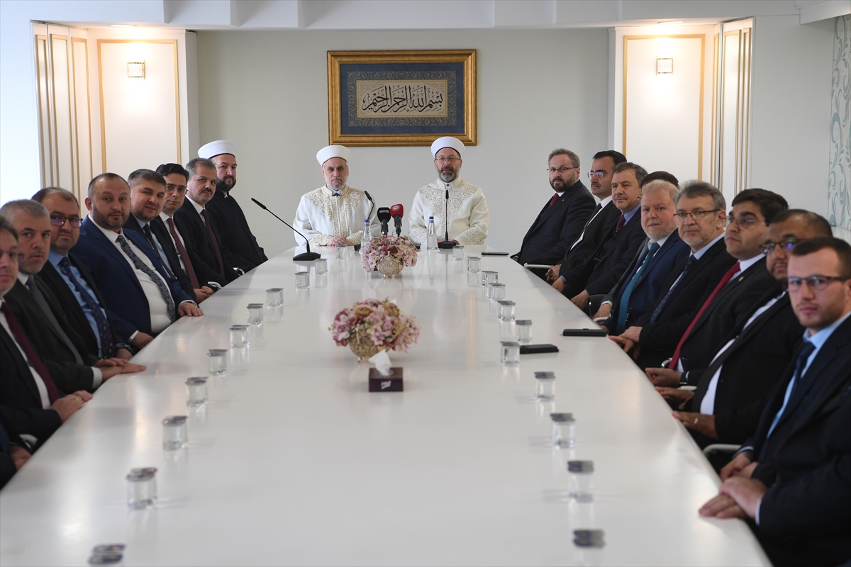Türkiye Diyanet İşleri Başkanı Erbaş, Bulgaristan Başmüftüsü Aliş ile görüştü