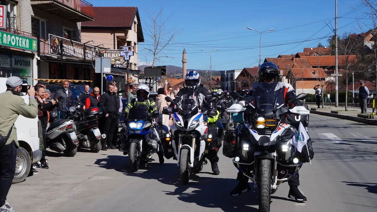 Sırbistan’dan umre ziyareti için yola çıkan 3 kişi, motosikletleriyle Mekke ve Medine’ye gidecek