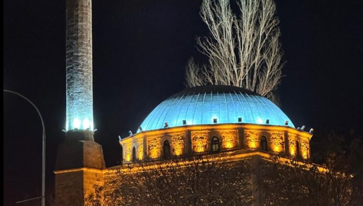 Priştine’de Sultan Murat Camisi ibadete açıldı