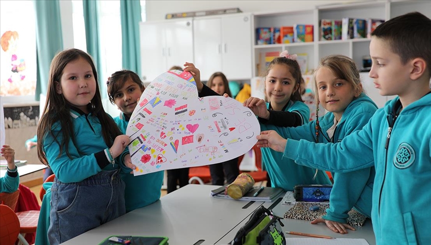 Bosna Hersek’teki TMV’li öğrenciler, Türkiye’deki depremzede akranlarına birlik mesajı gönderdi