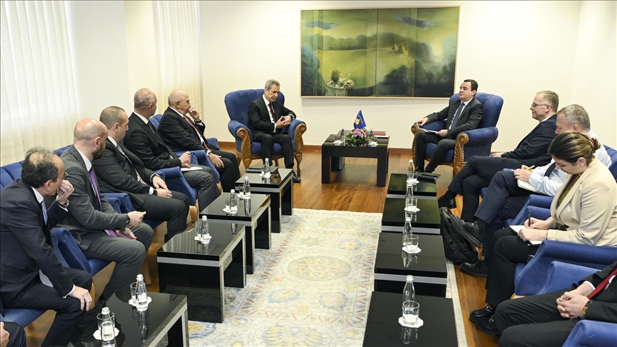 Kosova Başbakanı Kurti, Türk iş insanlarıyla görüştü