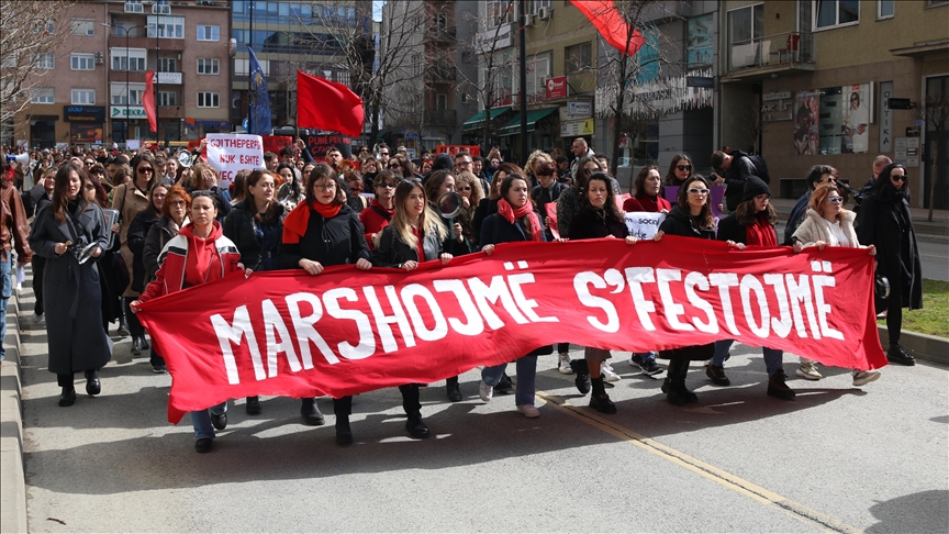 Kosova’da “8 Mart Dünya Kadınlar Günü” dolayısıyla yürüyüş düzenlendi