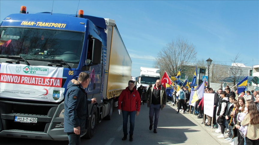 Türkiye’deki depremzedeler için konteyner ev taşıyan yardım konvoyu Bosna Hersek’ten yola çıktı