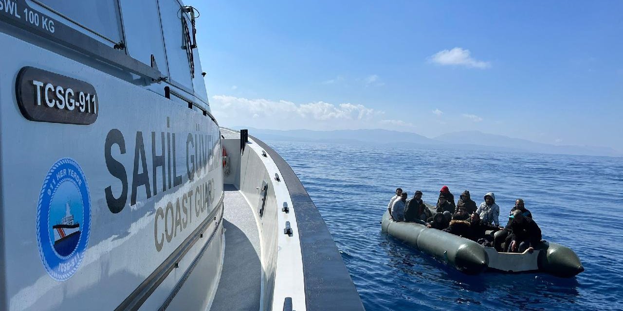 Yunanistan’ın ölüme terk ettiği 44 düzensiz göçmen kurtarıldı