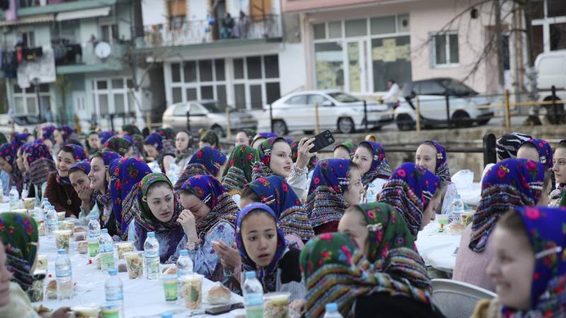 Batı Trakya Türkleri toplu iftar geleneğini yaşatmaya devam ediyor