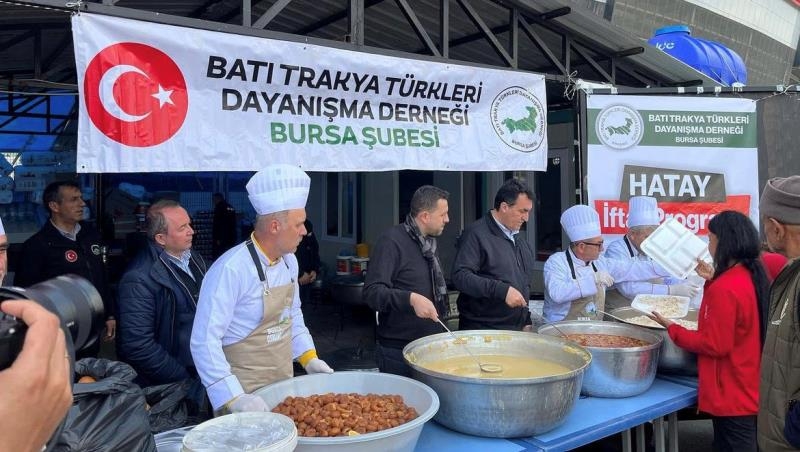 Bursa’da yaşayan Batı Trakyalılardan Hatay’a iftar sofrası!