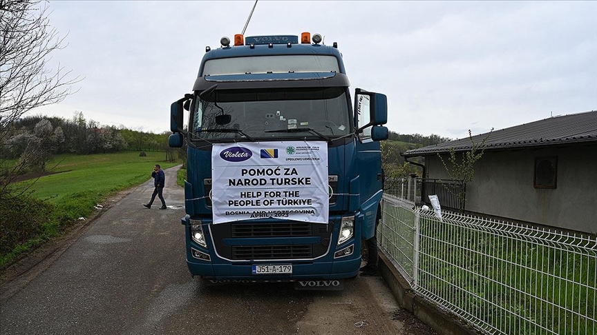 Bosna Hersek’ten Türkiye’deki depremzedelere bir yardım tırı daha gönderildi