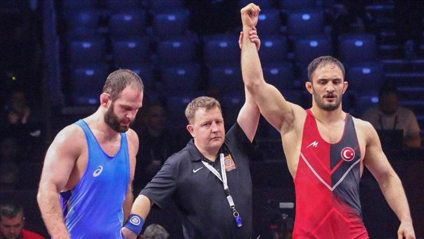 Türk güreşçiler Hırvatistan’da düzenlenen Avrupa Güreş Şampiyonası’nda iki madalya kazandı