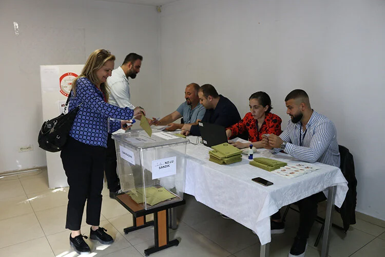Kosova ve Sırbistan’da Türkiye’deki Cumhurbaşkanı Seçimi’nin ikinci tur oylaması başladı