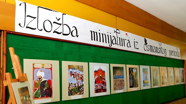 Bosna Hersek’in Tuzla şehrinde “Renklerin Zamanda Yolculuğu” minyatür sergisi açıldı