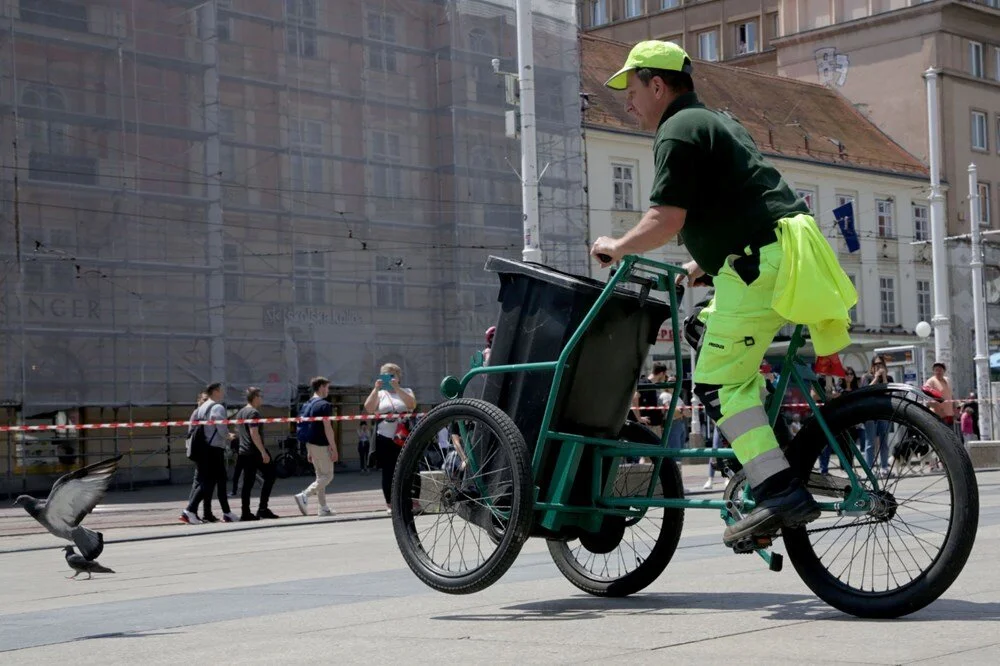Hırvatistan’da “Cest is d’Best” festivalinde temizlik işçileri çöp arabalarıyla yarıştı