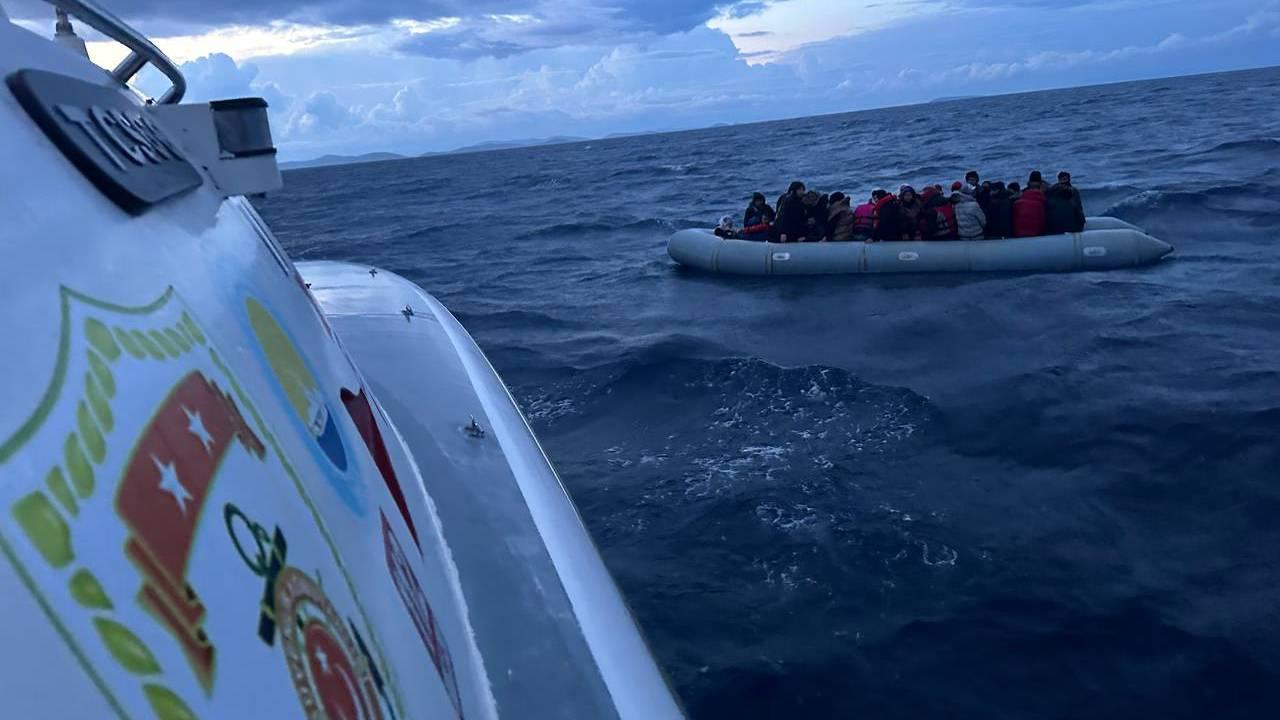 Yunanistan unsurlarınca Türk kara sularına itilen 39 düzensiz göçmen kurtarıldı