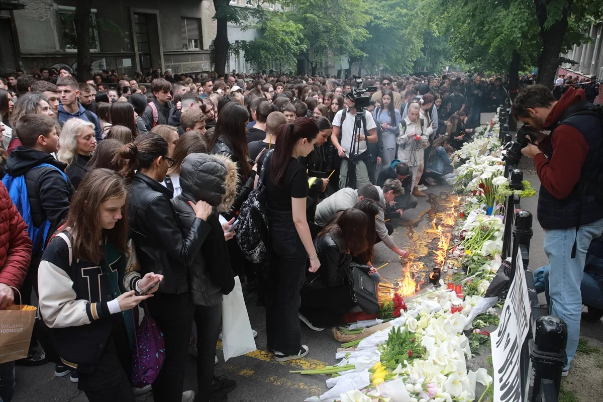Sırbistan’daki saldırıda hayatını kaybeden 9 kişi anılıyor
