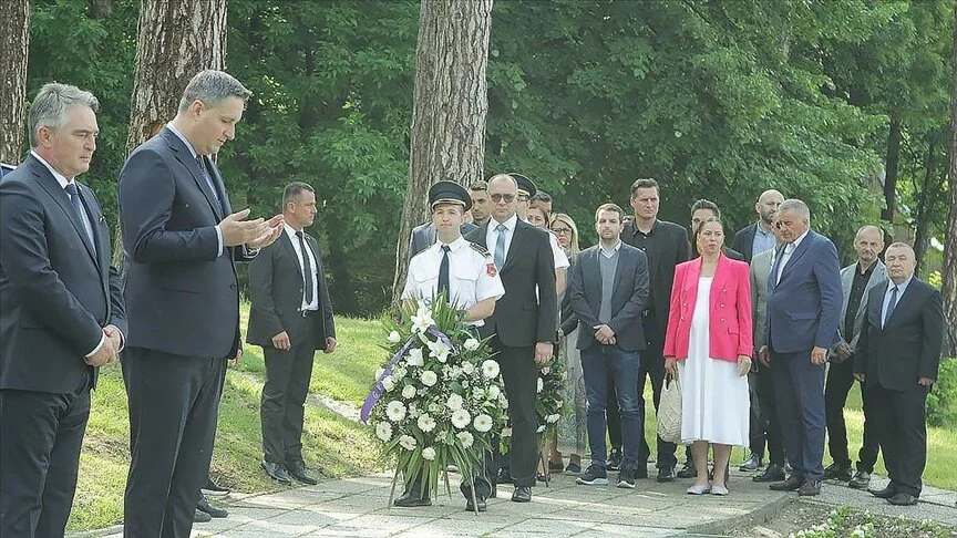 Bosna Savaşı’ndaki “Kapiya Katliamı”nın 28’inci yılında öldürülen 71 kurban anıldı