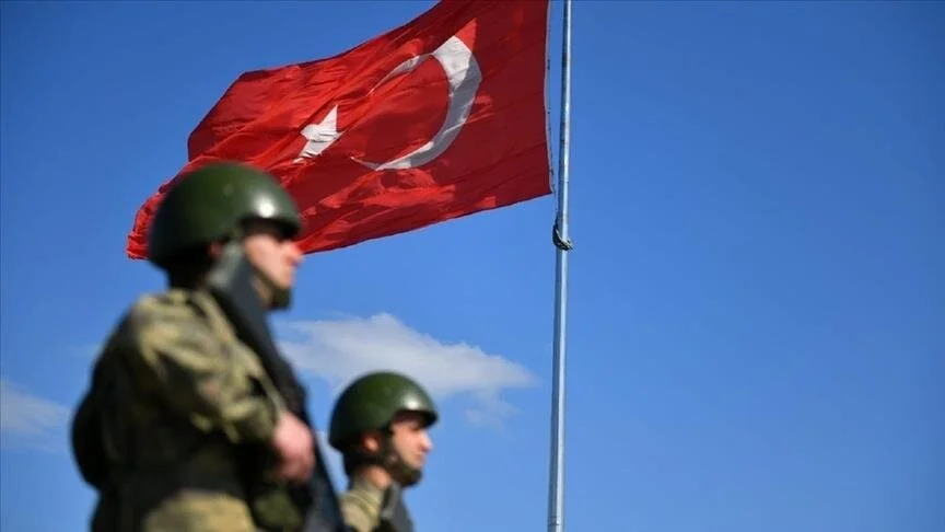 Türkiye’den Yunanistan’a yasa dışı yollarla geçmeye çalışan 4 kişi yakalandı