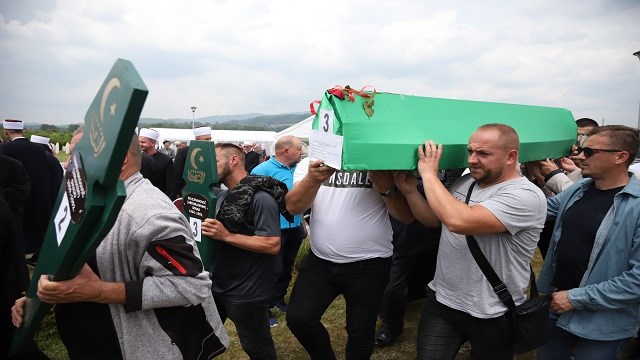 Bosna Hersek’te 4 kurban daha defnedildi