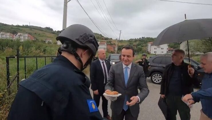 Kosova Başbakanı Kurti, kuzeyde görev yapan polis birliklerini ziyaret etti